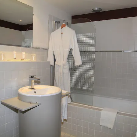 Odalys Le Cheval Blanc 3* Nîmes