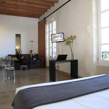 Odalys Le Cheval Blanc 3* 尼姆