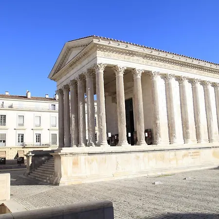 Odalys Le Cheval Blanc 3* Nîmes
