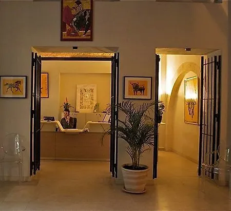 Odalys Le Cheval Blanc 3* Nimes