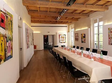 Apartahotel Odalys Le Cheval Blanc Nimes
